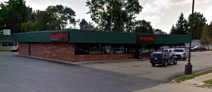 Family Video - Essexville - 2610 Center Ave (newer photo)
